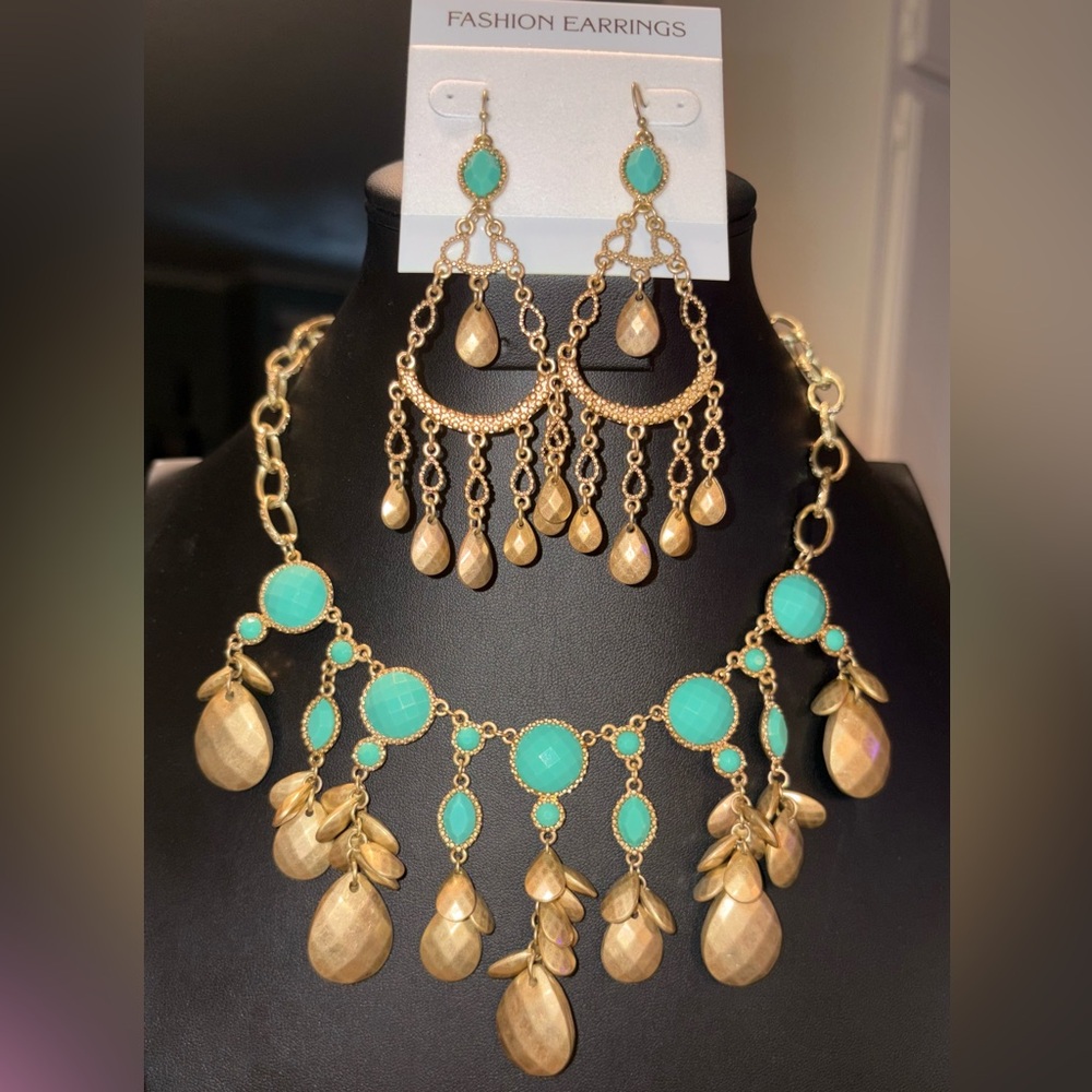 Vintage Casablaca Gold and Turquoise Bib Necklace and Earrings Set